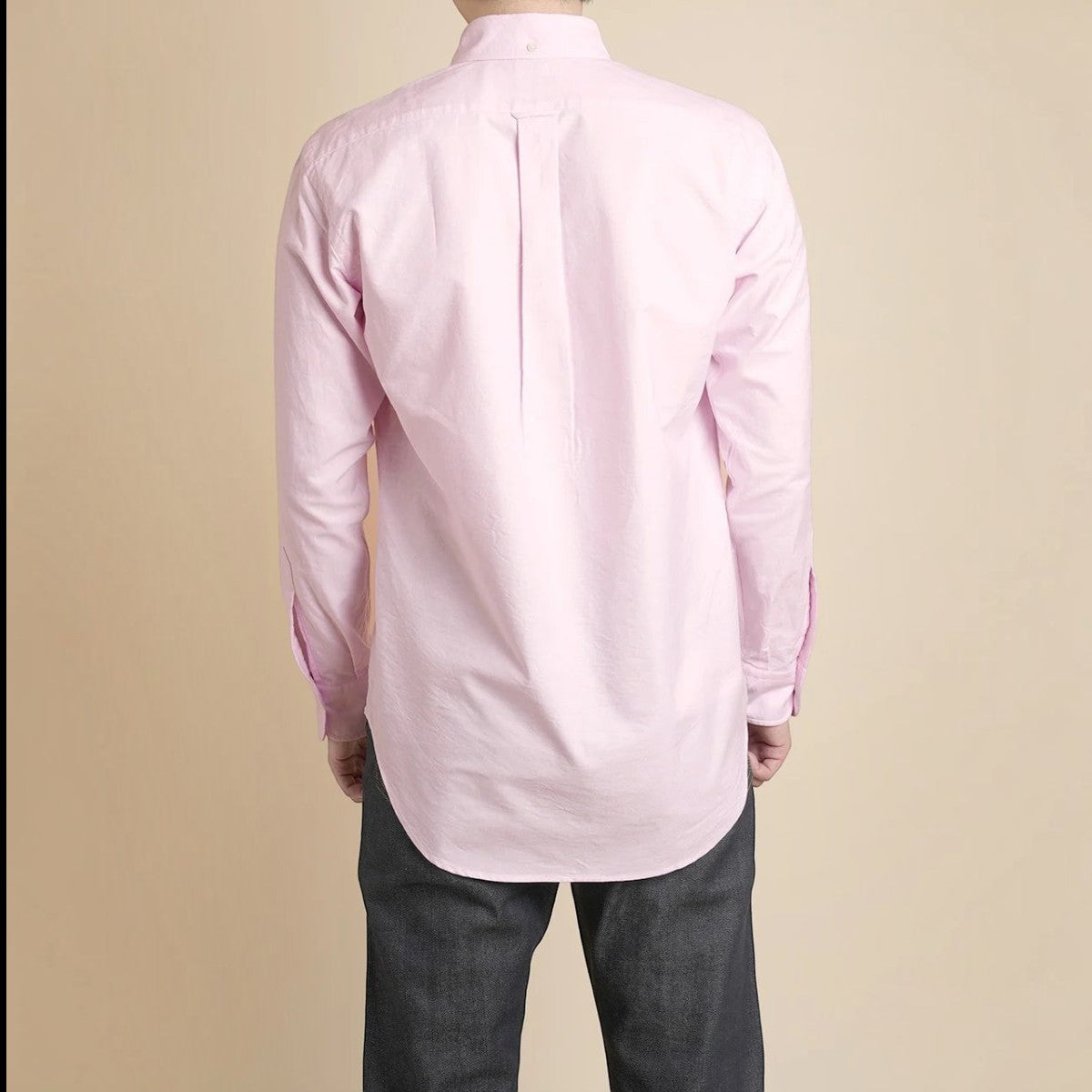Back view of a Kamakura pink cotton oxford button-down shirt featuring a box pleat and locker loop.